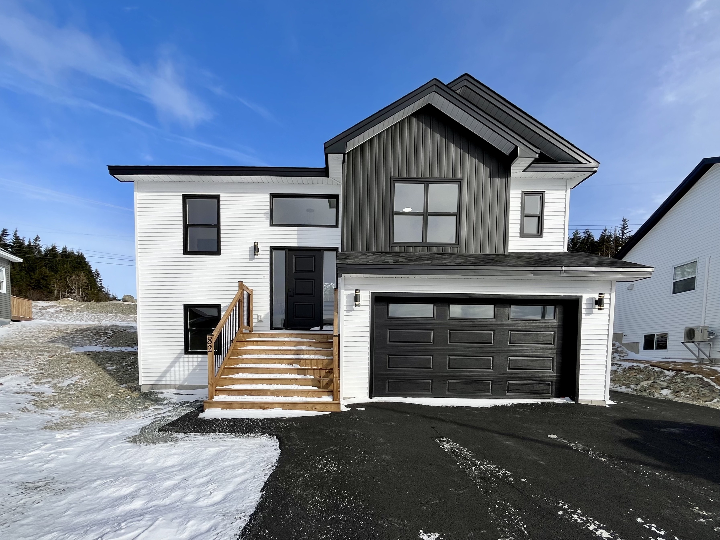 82 A Lasalle Drive - 2